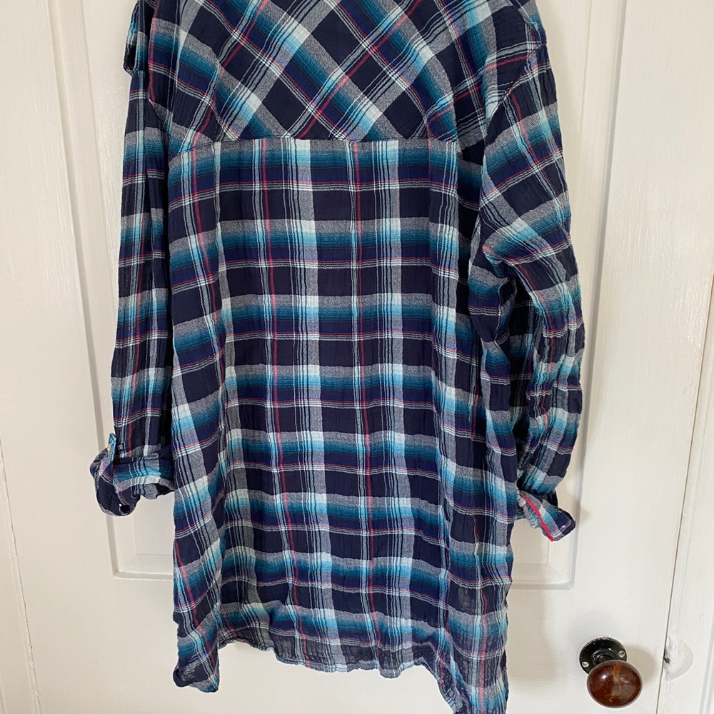 Soft Lightweight Plaid Henley- Size large - Picture 4 of 4